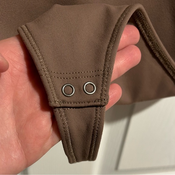 NWT A&F Seamless V Neck Bodysuit - Picture 7 of 11